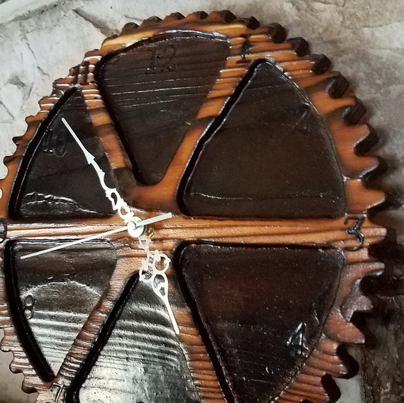 Shou sugi ban Japanese wood burned gear clock - Picture 3 of 5